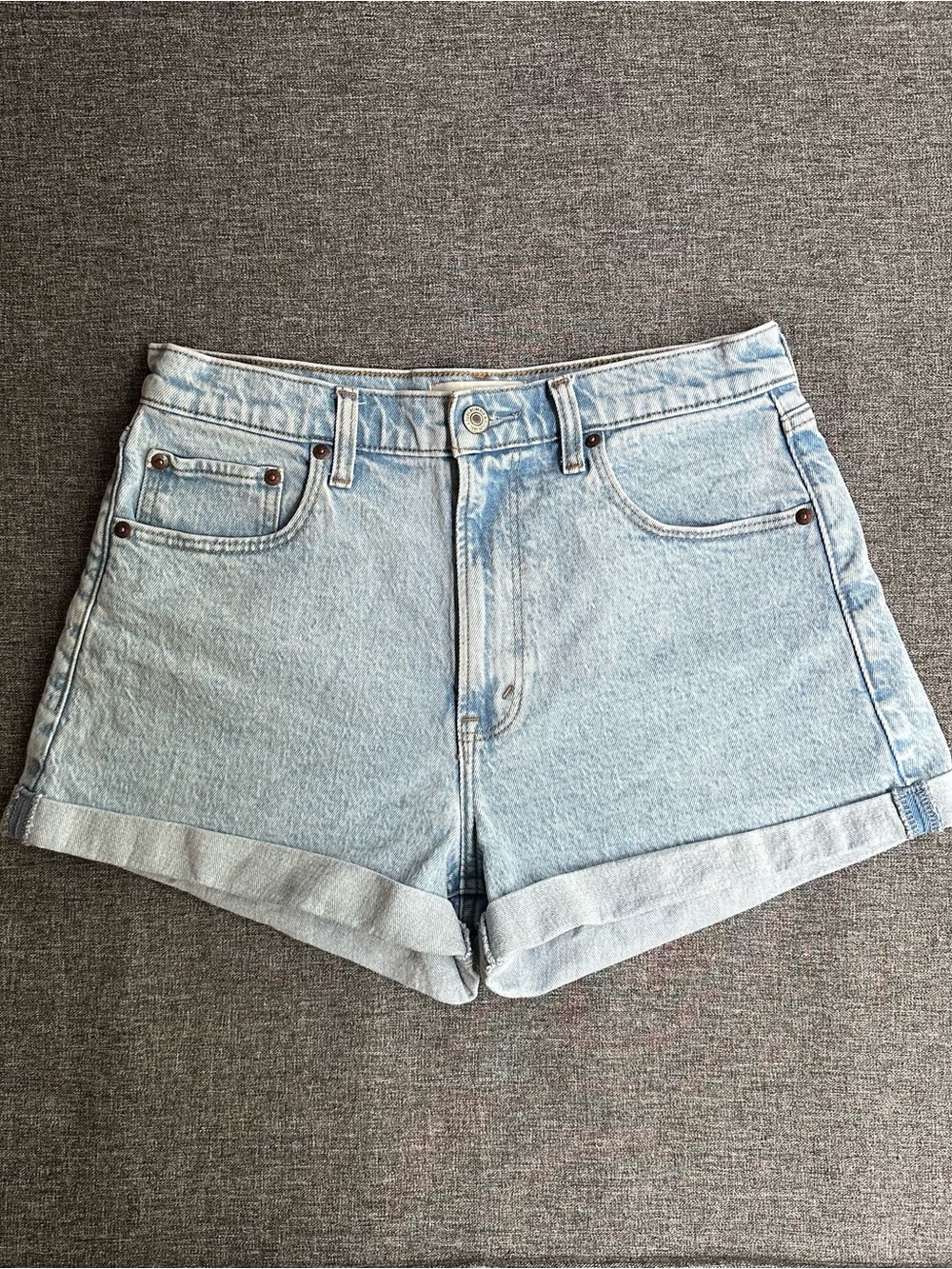 Abercrombie & Fitch The Mom Shorts High Rise Light Wash Cuffed Denim 4 27